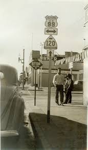 In 1937 When This Picture Was Taken Intersection Of Highway 99 And 120 In Manteca Looked Just Like An California History Central Valley California Ca History