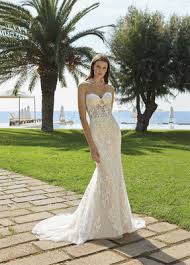 Check spelling or type a new query. Brautkleid In Meerjungfrau Form Gina S Sposa Braut Und Festmode Rapperswil Jona