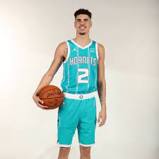 Ball is a player who pushes the pace and moves the ball extremely well. Nba On Twitter Lamelo Ball Melod1p Debuts His New Hornets Threads Nbarooks