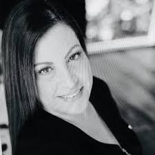 Bernadette Hendricks's Instagram, Twitter & Facebook