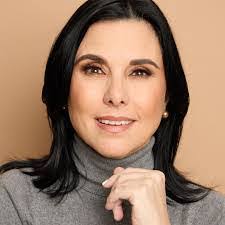 Araceli Mayorga's Instagram, Twitter & Facebook