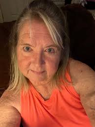 Hello im new here ! 57 single no kids , in Suffolk Wading River ridge area  !