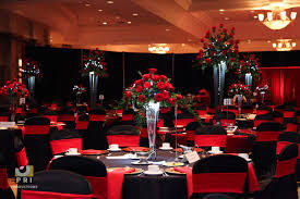 Pin By Sarah Misamore On Tablescapes Settings Black Red Wedding Red Centerpieces Red Roses Centerpieces