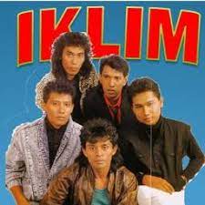 Enjoy the videos and music you love, upload original content, and share it all with friends, family, and the world on youtube. Bukan Aku Tak Cinta 100 Original Lirik Lyrics And Music By Iklim Saleem Arranged By Azahahmad