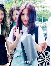 I think not having a leader does them more harm than good. Pin By Evelyn On Kim Ji Soo Blackpink Blackpink Jisoo Black Pink Leader