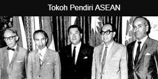 Cukup banyak tokoh pemuda dan pemudi indonesia yang berjuang demi kemerdekaan indonesia. 7 Tokoh Pendiri Asean Nama Biografi Lengkap Fakta Tokoh Di Indonesia Dan Dunia