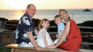 Die aktuellsten news und der heißeste gossip. Furst Albert Verrat So Verschieden Sind Die Monaco Twins Promiflash De