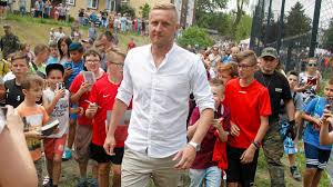 Michał zichlarz, autor książki „kamil glik. Kamil Glik Wsparl Szpital W Jastrzebiu Zdroju Maseczki I Oslony Na Twarz W Czasie Epidemii