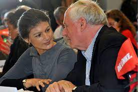 Die beiden prominenten politiker der linkspartei sahra wagenknecht. Sahra Wagenknecht Starportrat News Bilder Gala De