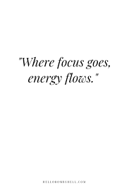 Wie Man Im Zeitalter Der Ablenkung Angst Und Sucht Nach Sozialen Medien Uberle In 2020 Good Energy Quotes Positive Energy Quotes Energy Quotes