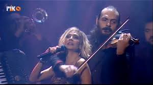 Anna vissi live treno (превод). Atmosfera Ilektrismeni Live Version Anna Vissi Shazam