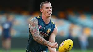 You gotta see her reaction! Brownlow Medal 2018 Tom Mitchell Takes Afl S Top Prize