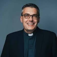 Peter Farley's Instagram, Twitter & Facebook