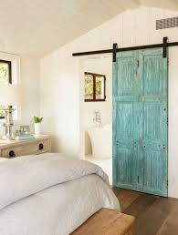 Turquoise Driftwood Barn Door Beach House Coastal Bedroom Cottage Style Weathered Look Distressed Barn Door Coastalcottagebedroom Barb Estelle Yazlik Ev Dekorasyonu Plaj Yazlik Tarzi Ve Yatak Odasi Dekorasyon Fikirleri