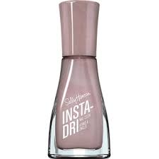 Spoločne ponúkli a zároveň odštartovali úspešnú kariéru vďaka dokonalej starostlivosti o nechty v podobe populárnej kolekcie „hard as nails.práve táto kolekcia produktov, ako aj všetky nasledujúce, zabezpečili pre značku sally hansen obrovský úspech tak ako medzi profesionálmi, aj u „domácich. Odstiny Laku Sally Hansen