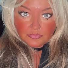 Aimee Lace's Instagram, Twitter & Facebook