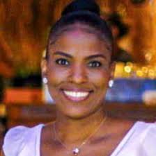 ♥️Today I had the honor of styling Rev. Joycelyn Rattigan @rattiganheart  🫂♥️..Her beauty shines far beyond her hair. She carries wisdom, grace, and  faith with every step she takes. As a pastor,