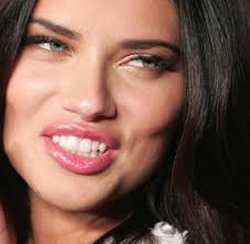 We update gallery with only quality interesting photos. Prominente Briten Halten Cheryl Cole Fur Heisseste Frau Der Welt Welt