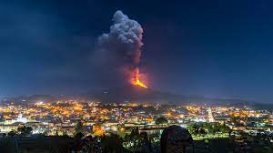 Etna, italy erupted tuesday, february 16, 2021, sending rivers of lava down the southeast flank of the volcano, and spewing ashes and volcanic stones over nearby villages. Mount Etna Eruption 2021 Europe S Most Active Volcano Puts On Its Latest Spectacular Show Abc7 San Francisco