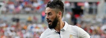 Isco of real madrid looks on during the la liga santander match between real madrid and sd huesca. Isco Bis Saisonende Bei Real Und Dann Nach London 4 4 2 Com