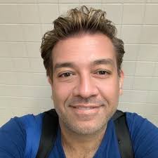 Victoria Pinder (@VictoriaPinder)