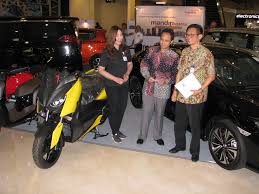 23 ruko tenggilis square kav. Muf Gelar Mandiri Utama Autoshow Di Lenmarc Otoplasa