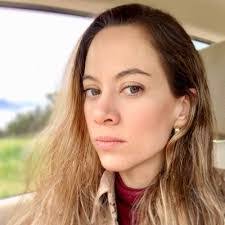 Carolina Vivanco's Instagram, Twitter & Facebook