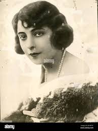 Evelyn white hi-res stock photography and images