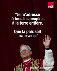 Les premiers mots du pape Léon XIV depuis le balcon de la basilique  Saint-Pierre de Rome, au Vatican, jeudi 8 mai. "À la ville et au monde." ➡️  https://l.franceinter.fr/GuL