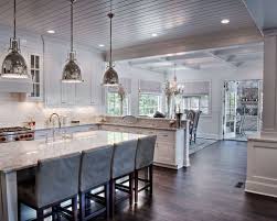 Inspiration Pour Une Cuisine Americaine Traditionnelle En L De Taille Moyenne Avec Un Placard Decoration Interieure Cuisine Cuisines Design Decoration Cuisine