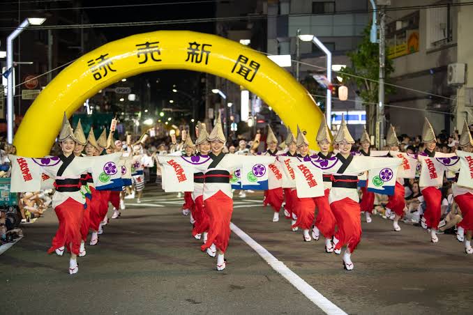 夜の高円寺阿波おどり