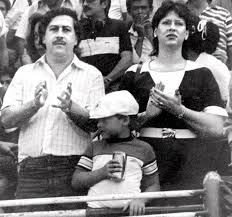 At his height in the 1980's, he owned fleets of boats and planes, 19 separate residences in medellin, each with its own. The King Of Cocaine Rare Photos Show The Normal Life Of Pablo Escobar And His Family