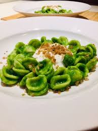 2 l di brodo vegetale. Orecchiette Al Pesto Di Cime Di Rapa E Crema Di Burrata Ricette Cibo Gourmet Piatti Di Cucina