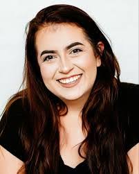 Lindsey Sampson's Instagram, Twitter & Facebook