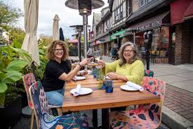 Swarthmore, once a dry town, gets a wine bar worth toasting