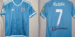 Nach der saison 1998/99 verließ er den verein, um in die slowakei zurückzugehen, wo er den hc slovan bratislava betreute. Vydrazte Dres Frantiska Kubika A Pomozete Malemu Marekovi Sk Slovan Bratislava Oficialna Www Stranka Futbaloveho Klubu
