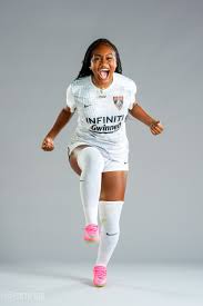 Regina Pitts (@reggielita_)