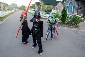 7 Best Toy Lightsabers 2020 Picks Mom Loves Best