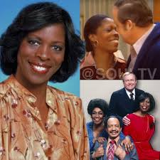 Happy 32nd Birthday to Zoë Kravitz (born December 1, 1988). She is an  actress, singer and model. The daughter of actor-musician Lenny Kravitz and  actress Lisa Bonet. Kravitz achieved recognition for her