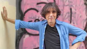 Músicos veteranos en grupos tributo: “Somos copias"