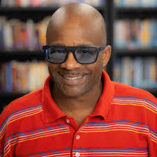 Tracy Pinager's Instagram, Twitter & Facebook