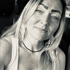 What unique carvings are available in Virginia?