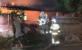 Morre quinta paciente de hospital atingido por incêndio em aracaju. Bombeiros Controlam Incendio Em Residencia De Aracaju Infonet O Que E Noticia Em Sergipe