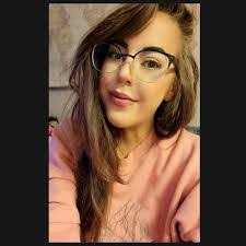 Lisa Scovel's Instagram, Twitter & Facebook