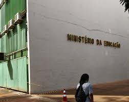 O financiamento estudantil (fies) abre inscrições duas vezes ao ano com vagas de financiamento em faculdades. Mec Preve Datas Do Sisu Prouni E Do Fies Para Os Dois Semestres De 2021