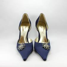 40 modelli che ti conquisteranno! Scarpa Elegante Da Cerimonia In Tessuto Di Raso Con Applicazione Cristalli Svarovsky Argento E Blu Favole Abiti Da Sposa E Da Cerimonia Con Sartoria