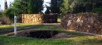 The downside is that building a freestanding stone wall is backbreaking work. Building Good Looking Stone Walls