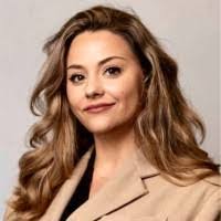 Elizabeth Wrobel's Instagram, Twitter & Facebook