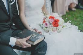 Ceremonia de renovación de votos matrimoniales. Boda Cristiana Como Es La Ceremonia Y Recepcion Bodas Cristianas Tradiciones De Bodas Matrimonio Cristiano