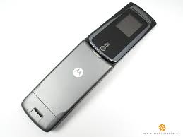 Motorola KRZR K3 review: New party star ...
